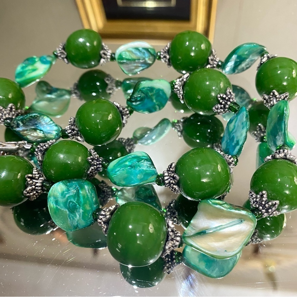 Vintage Art Glass MOP Necklace Beaded 20” Mother of Pearl Green Gorgeous - Picture 7 of 7